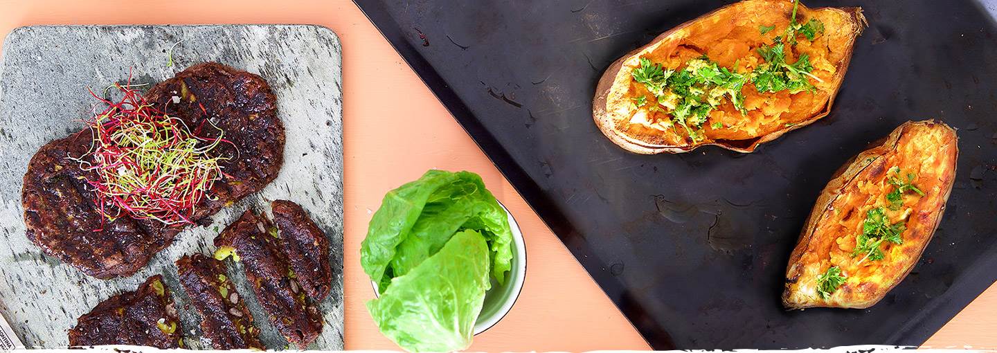 Vegetariske BBQ-burgere med svarte bønner & søtpotet