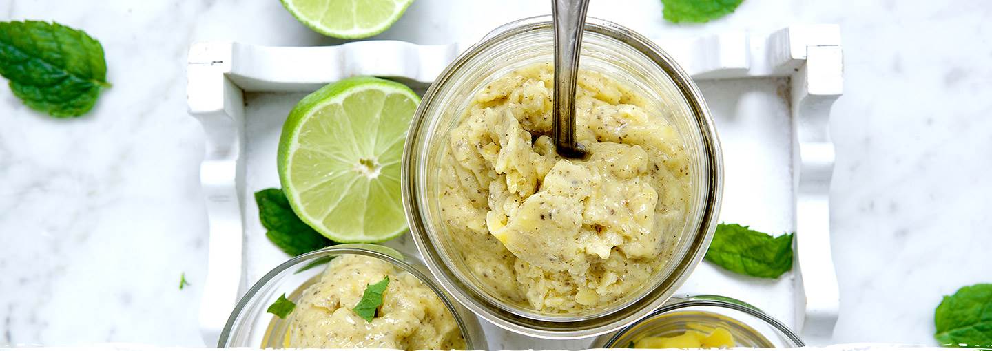 Mango- & chia sorbet